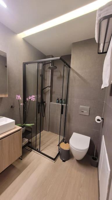 אלכסנדרופולי 8 Blocks Apartments 2B מראה חיצוני תמונה